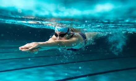 Salah Satu Olahraga Berenang Memiliki Teknik Dasar
