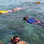 Kegiatan Olahraga Snorkeling Di Permukaan Air