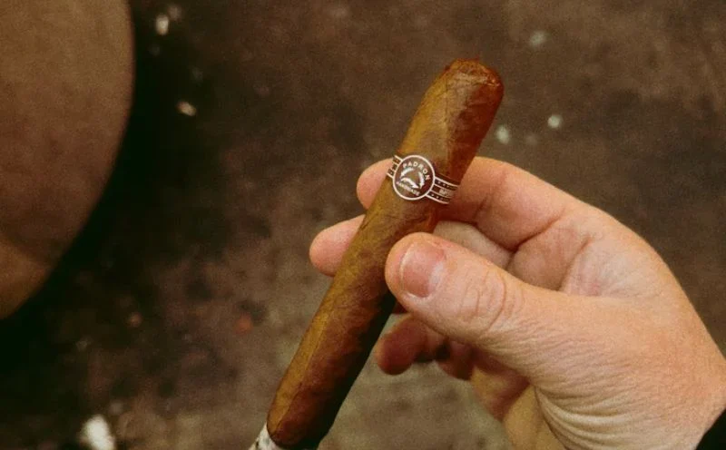 Pemakaian Tembakau Tebal Untuk Rokok Atau Cerutu