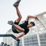 Gerakan Rumit Parkour Yang Menyesuaikan Dengan Tempat