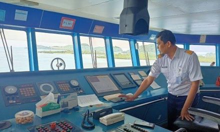 Pemimpin Awak Kapal Seorang Nahkoda Penuh Wibawa