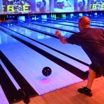 Olahraga Lempar Bola Bowling Permainan Seru