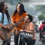 Pertunjukan Seni Pengamen Untuk Mencari Uang
