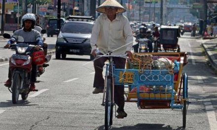 Kendaraan Tradisional Becak Dayung Tanpa Mesin