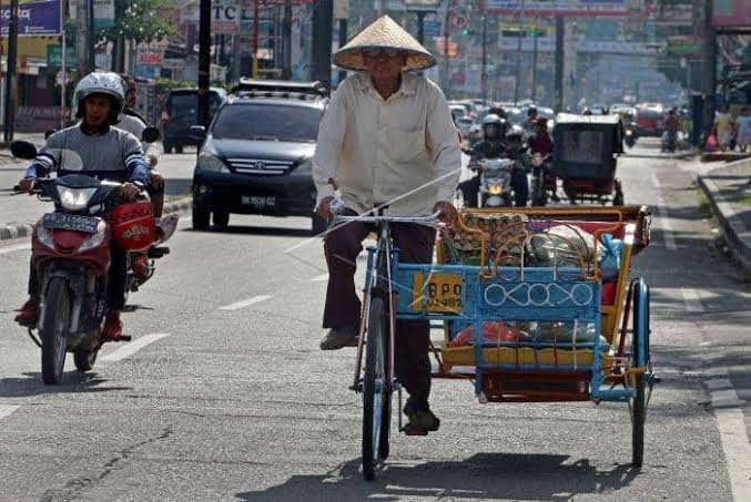 Kendaraan Tradisional Becak Dayung Tanpa Mesin