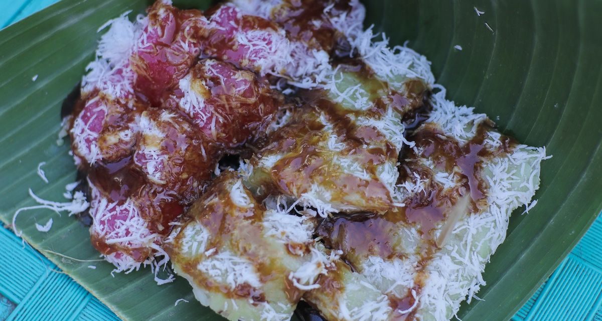Jajanan Camilan Lupis Dengan Kuah Manis
