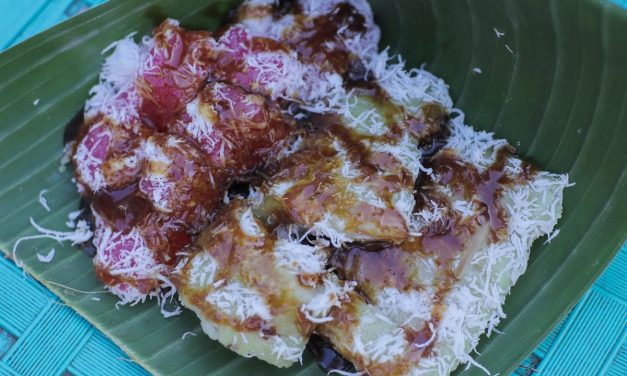 Jajanan Camilan Lupis Dengan Kuah Manis