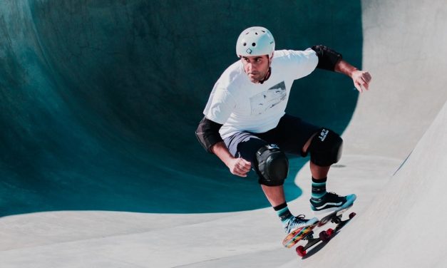 Olahraga Rekreasi Skateboard Dengan Sebuah Papan