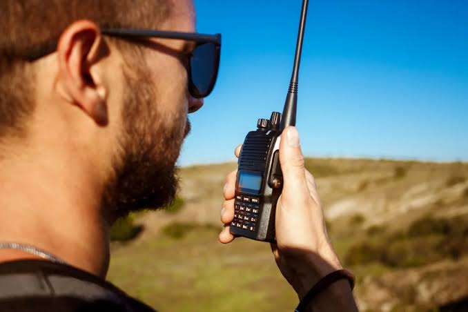 Peralatan Komunikasi Radio Sebagai Awal Teknologi