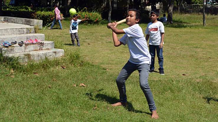 Olahraga Permainan Kasti Mirip Baseball