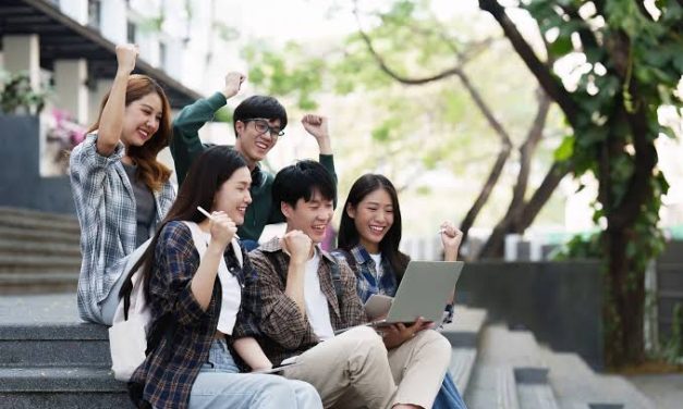Perjalanan Pelajaran Mahasiswa Untuk Menyelesaikannya
