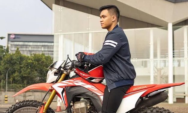 Sebuah Kendaraan Bermotor Sistem Motor Kopling