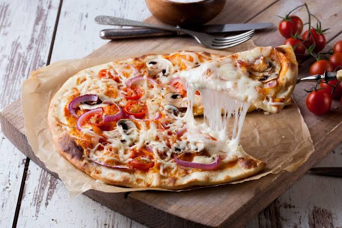 Makanan Bundar Pizza Dengan Berbagai Topping